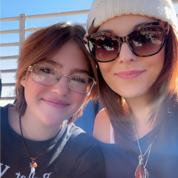 Meet your Posher, Rachel - Picture 2 of 2